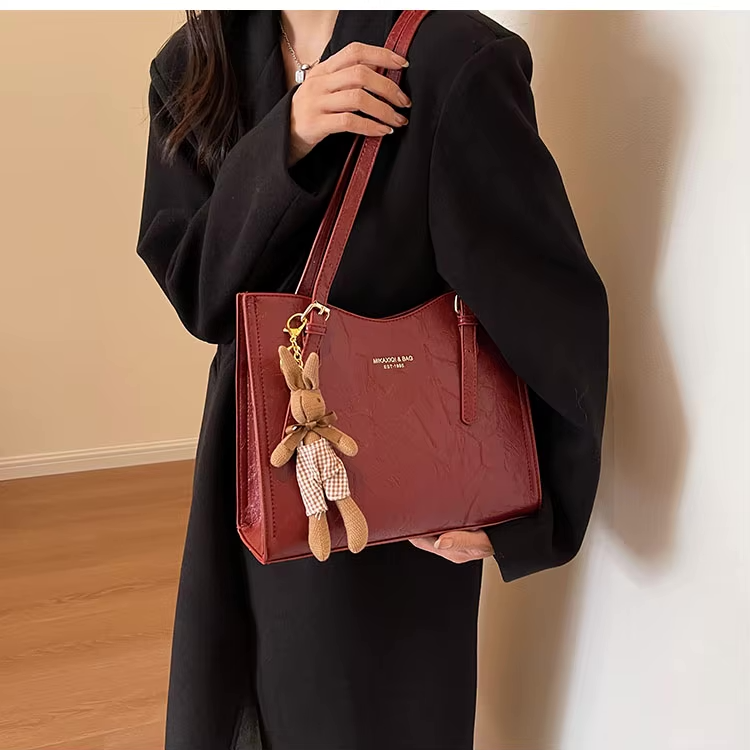 Amber™ - Elegant Shoulder Bag